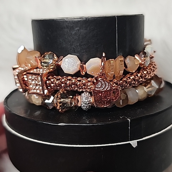 Bomb Party Holiday Stacks - Picture 2 of 3